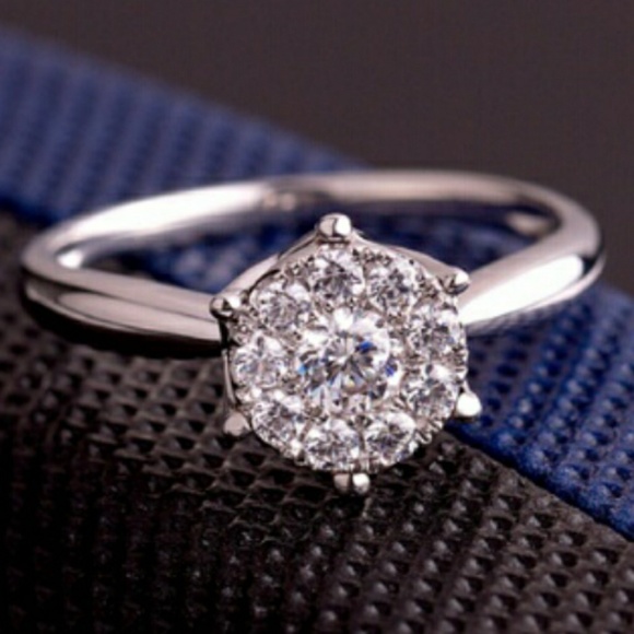 Floral Diamond Cluster Silver Solitaire Ring - Picture 5 of 6